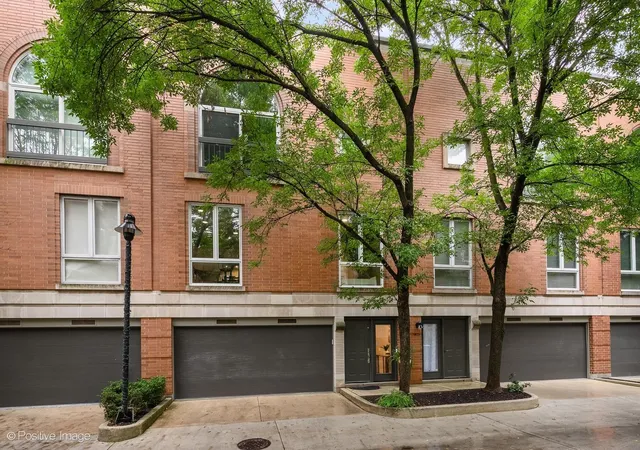 Photo 1 of Townhouse for sale at 2659 N Greenview Ave, Chicago, IL 60614 | MLS# 12770803 | Listing updated on 2026-10-09