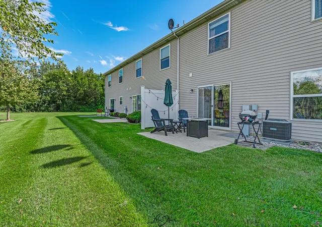 Photo 2 of Townhouse for sale at 25151 Faraday Rd, Manhattan, IL 60442 | MLS# 12770804 | Listing updated on 2026-10-08
