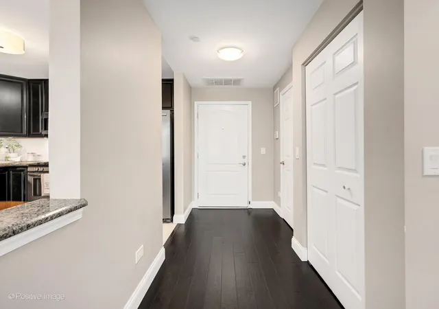 Listing Photo 5 - Condo for sale in building located at 855 E 22Nd St, Lombard, IL 60148 - Unit #102