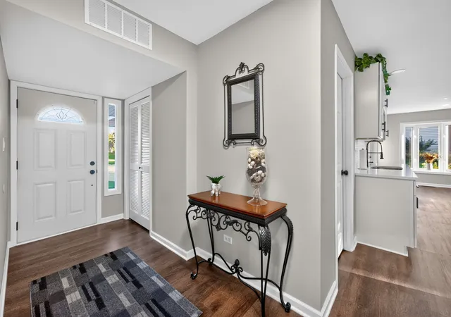 Photo 3 of Single family home for sale at 2s054 Avondale Ln, Lombard, IL 60148 | MLS# 12770809 | Listing updated on 2026-10-07
