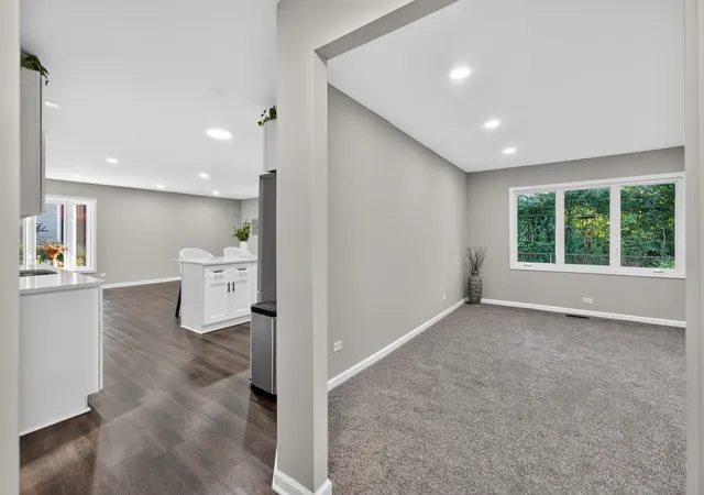 Photo 4 of Single family home for sale at 2s054 Avondale Ln, Lombard, IL 60148 | MLS# 12770809 | Listing updated on 2026-10-07