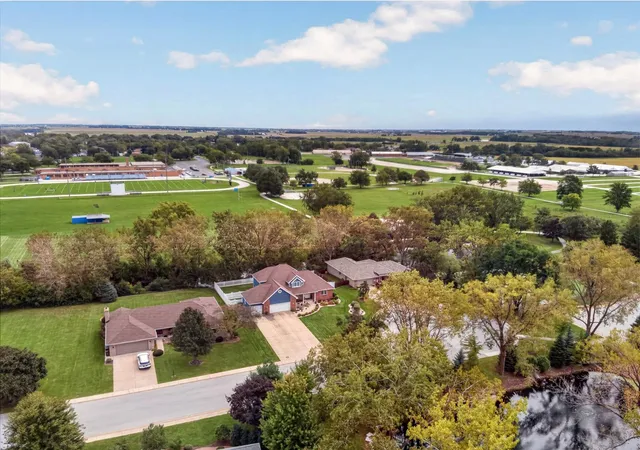 Photo 4 of Single family home for sale at 341 Hans Brinker Rd, Peotone, IL 60468 | MLS# 12770814 | Listing updated on 2026-10-04