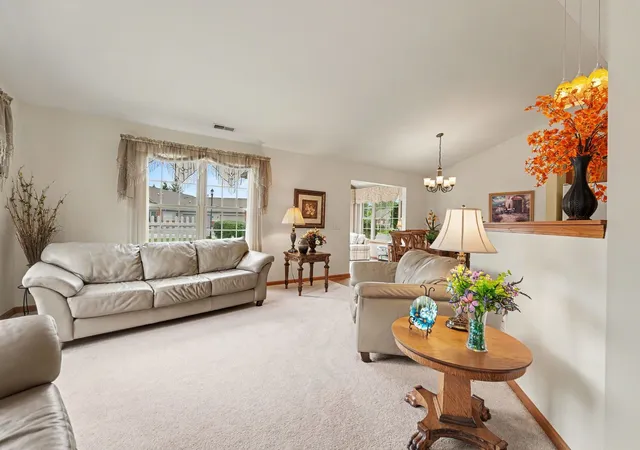 Photo 4 of Townhouse for sale at 18611 Villa Ct, Lansing, IL 60438 | MLS# 12770817 | Listing updated on 2026-09-29