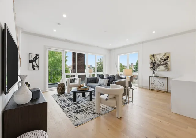 Photo 3 of Condo for sale at 6414 N Francisco Ave #1R, Chicago, IL 60645 | MLS# 12770833 | Listing updated on 2026-09-28