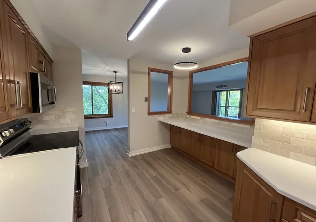 Photo 4 of Condo for sale at 1615 E Central Rd #422-C, Arlington Heights, IL 60005 | MLS# 12770835 | Listing updated on 2026-10-05