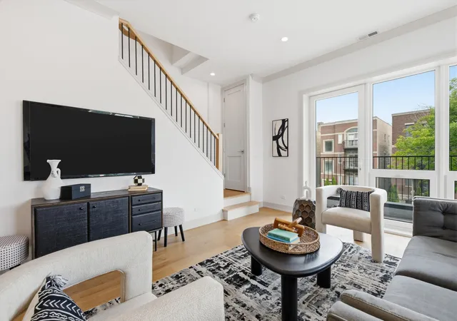 Photo 4 of Condo for sale at 6414 N Francisco Ave #2R, Chicago, IL 60645 | MLS# 12770844 | Listing updated on 2026-09-29