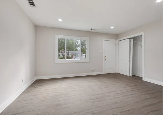 Photo 3 of Single family home for sale at 205 Hereford Dr, Steger, IL 60475 | MLS# 12770863 | Listing updated on 2026-10-04