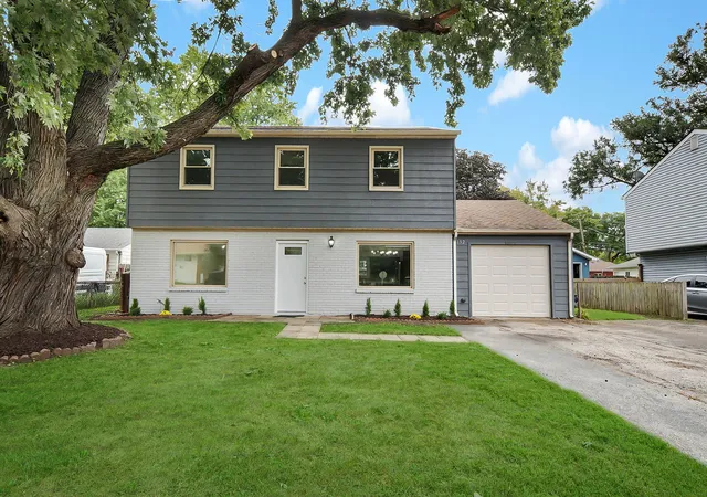 Photo 1 of Single family home for sale at 132 N Pinecrest Rd, Bolingbrook, IL 60440 | MLS# 12770864 | Listing updated on 2026-10-04