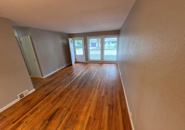 Photo 2 of Single family home for sale at 1618 Sangamon Dr, Champaign, IL 61821 | MLS# 12770873 | Listing updated on 2026-10-23