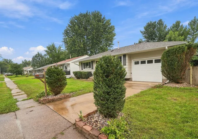 Photo 2 of Single family home for sale at 4516 51st Street, Moline, IL 61265 | MLS# 12770877 | Listing updated on 2026-10-04