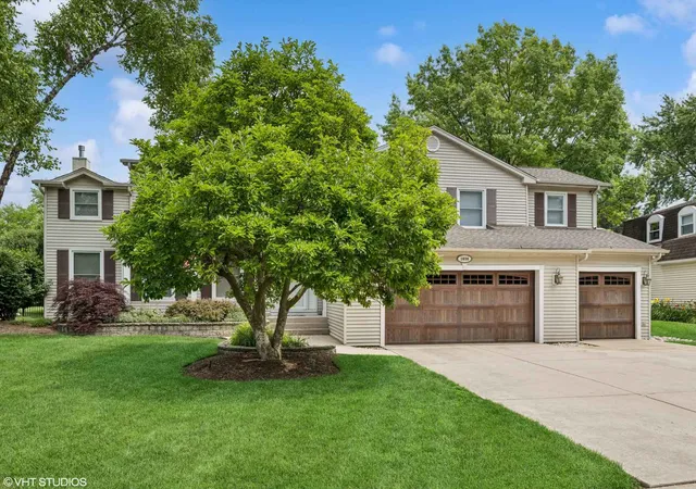 Photo 1 of Single family home for sale at 1036 W Skylark Dr, Palatine, IL 60067 | MLS# 12770879 | Listing updated on 2026-10-05