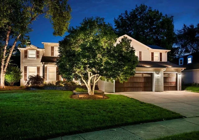Photo 2 of Single family home for sale at 1036 W Skylark Dr, Palatine, IL 60067 | MLS# 12770879 | Listing updated on 2026-10-05
