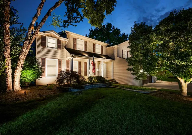 Photo 3 of Single family home for sale at 1036 W Skylark Dr, Palatine, IL 60067 | MLS# 12770879 | Listing updated on 2026-10-05