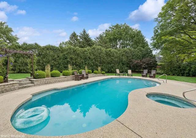 Photo 3 of Single family home for sale at 1036 W Skylark Dr, Palatine, IL 60067 | MLS# 12770879 | Listing updated on 2026-10-05