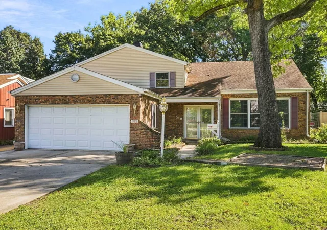 Photo 1 of Single family home for sale at 312 Earl Ave, Joliet, IL 60436 | MLS# 12770896 | Listing updated on 2026-10-06