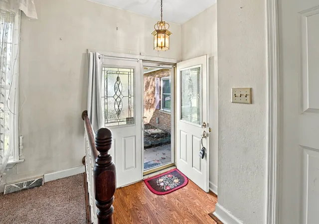 Photo 3 of Single family home for sale at 312 Earl Ave, Joliet, IL 60436 | MLS# 12770896 | Listing updated on 2026-10-06