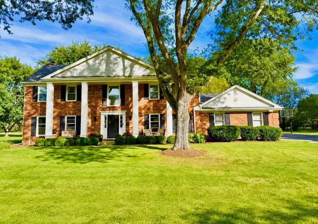 Photo 1 of Single family home for sale at 1042 Terre Dr, Libertyville, IL 60048 | MLS# 12770902 | Listing updated on 2026-10-28