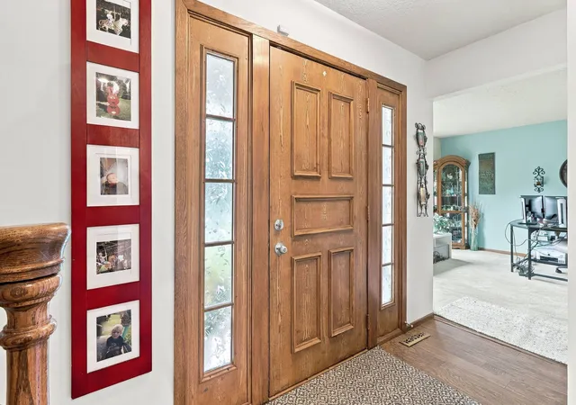 Photo 2 of Single family home for sale at 4160 Apple Valley Dr, Bettendorf, IA 52722 | MLS# 12770903 | Listing updated on 2026-10-20