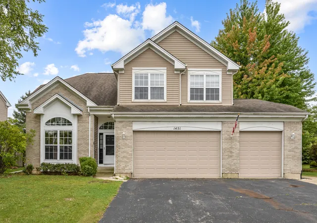 Photo 2 of Single family home for sale at 1451 Richmond Ln, Algonquin, IL 60102 | MLS# 12770916 | Listing updated on 2026-10-04