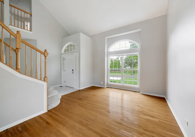 Photo 4 of Single family home for sale at 1451 Richmond Ln, Algonquin, IL 60102 | MLS# 12770916 | Listing updated on 2026-10-04