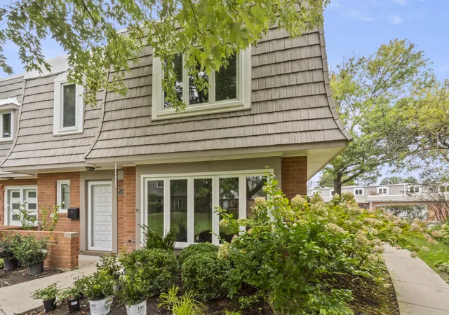 Photo 1 of Townhouse for sale at 1491 Avignon Ct, Highland Park, IL 60035 | MLS# 12770919 | Listing updated on 2026-09-30