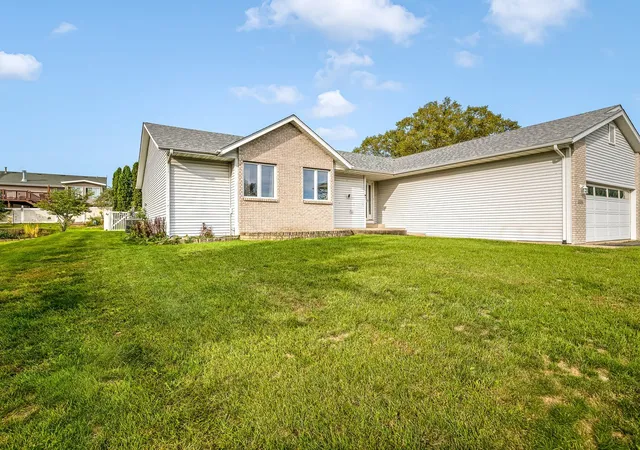 Photo 2 of Single family home for sale at 5394 Painted Pony Ln, Loves Park, IL 61111 | MLS# 12770928 | Listing updated on 2026-10-06