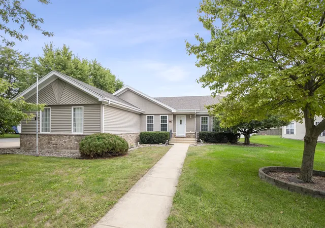 Photo 2 of Single family home for sale at 1582 Sun Ridge Dr, Bourbonnais, IL 60914 | MLS# 12770935 | Listing updated on 2026-10-06