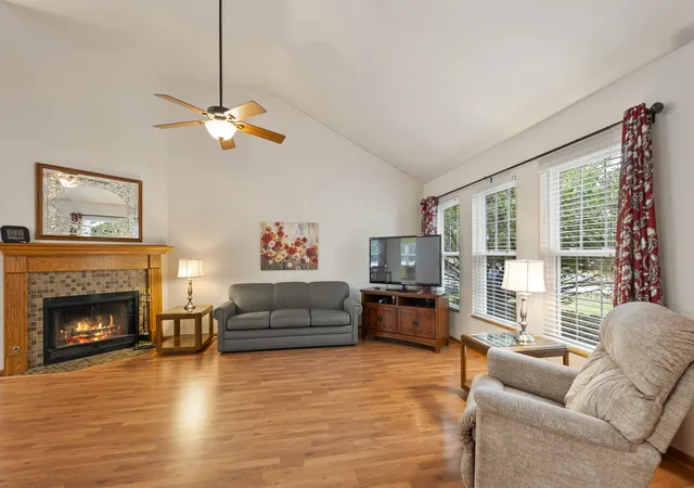 Photo 3 of Single family home for sale at 1582 Sun Ridge Dr, Bourbonnais, IL 60914 | MLS# 12770935 | Listing updated on 2026-10-06