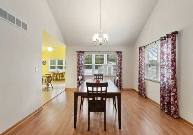 Photo 4 of Single family home for sale at 1582 Sun Ridge Dr, Bourbonnais, IL 60914 | MLS# 12770935 | Listing updated on 2026-10-06