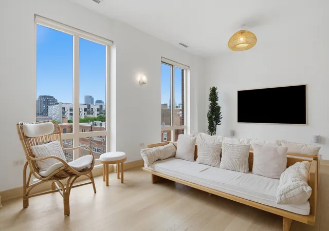 Photo 3 of Condo for sale at 305 S Racine Ave #5A, Chicago, IL 60607 | MLS# 12770939 | Listing updated on 2026-10-04