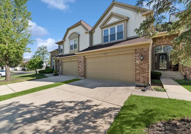 Townhouse for sale at 125 Alsace Ct, Bloomingdale, IL 60108 | MLS# 12770941