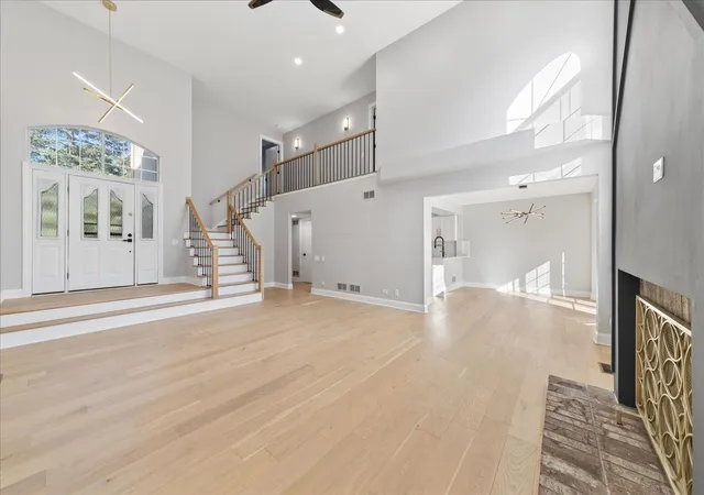 Photo 2 of Townhouse for sale at 125 Alsace Ct, Bloomingdale, IL 60108 | MLS# 12770941 | Listing updated on 2026-10-05