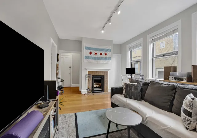 Photo 2 of Condo for sale at 636 W Waveland Ave #4D, Chicago, IL 60613 | MLS# 12770958 | Listing updated on 2026-09-29