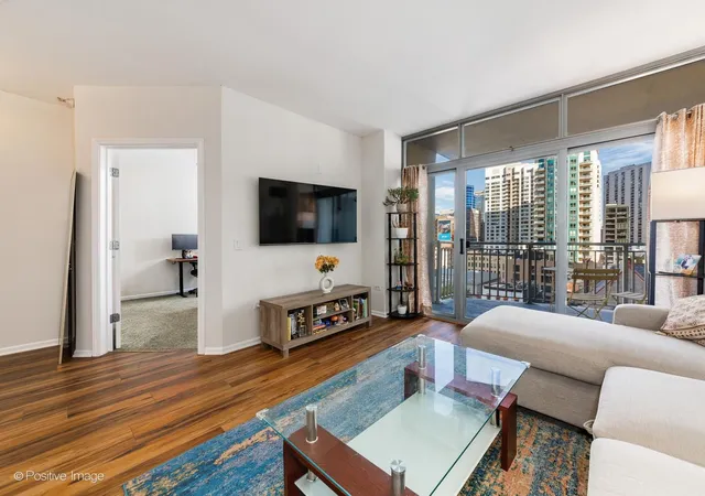 Photo 2 of Condo for sale at 600 N Dearborn St #905, Chicago, IL 60654 | MLS# 12770962 | Listing updated on 2026-09-30