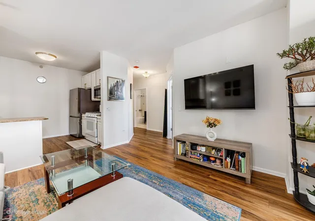 Photo 3 of Condo for sale at 600 N Dearborn St #905, Chicago, IL 60654 | MLS# 12770962 | Listing updated on 2026-09-30