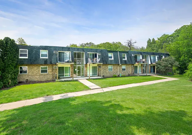 Photo 1 of Condo for sale at 10130 S 84th Terrace #11107, Palos Hills, IL 60465 | MLS# 12770964 | Listing updated on 2026-10-04