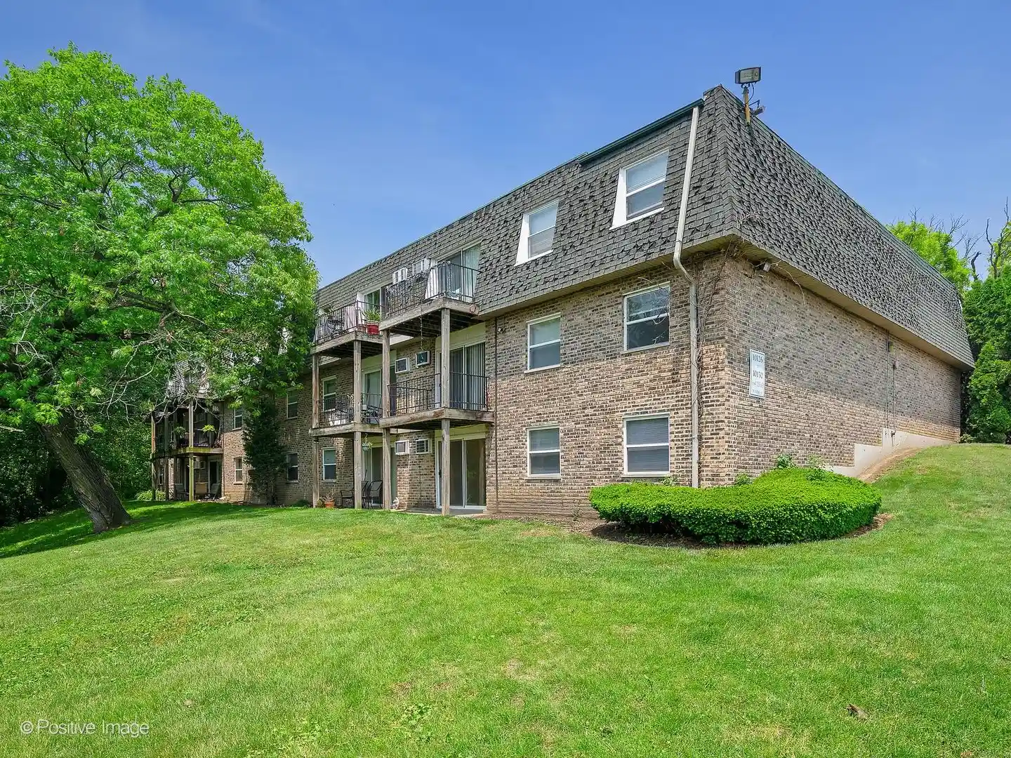 Listing Photo 2 - Condo for sale in 10130 S 84Th Ter located at 10130 S 84Th Ter, Palos Hills, IL 60465 - Unit #11107