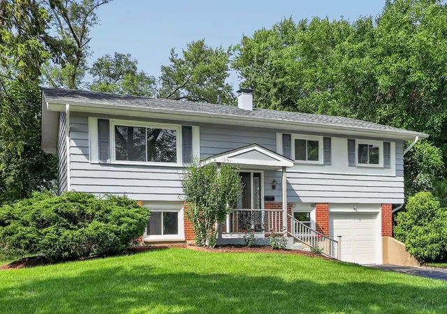 Single family home for sale at 730 Hillcrest Blvd, Hoffman Estates, IL 60169 | MLS# 12770967