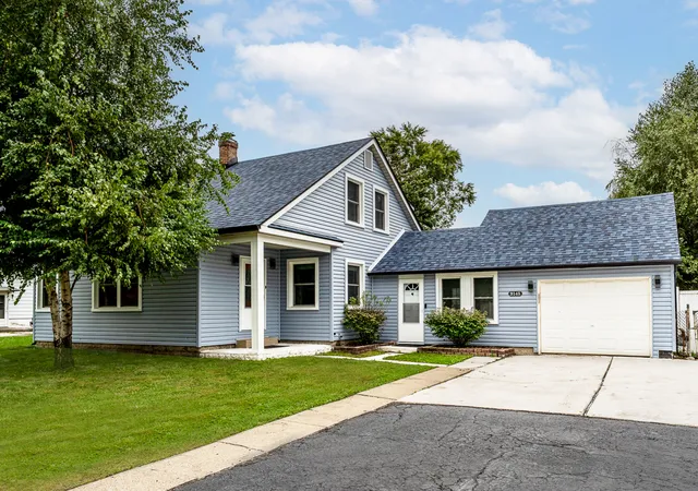 Photo 1 of Single family home for sale at 9145 Ridgeland Ave, Oak Lawn, IL 60453 | MLS# 12770979 | Listing updated on 2026-10-02