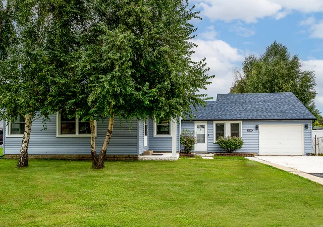 Photo 2 of Single family home for sale at 9145 Ridgeland Ave, Oak Lawn, IL 60453 | MLS# 12770979 | Listing updated on 2026-10-02