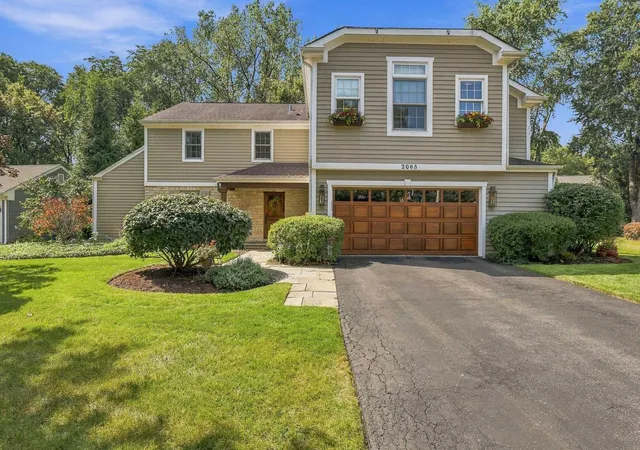 Photo 2 of Sale Pending at 2068 N Butternut Ln, Northbrook, IL 60062 | MLS# 12770984 | Listing updated on 2026-10-07