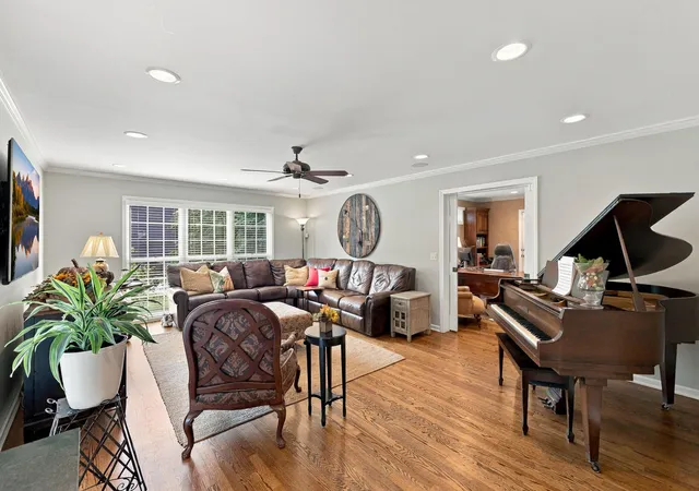 Photo 3 of Sale Pending at 2068 N Butternut Ln, Northbrook, IL 60062 | MLS# 12770984 | Listing updated on 2026-10-07