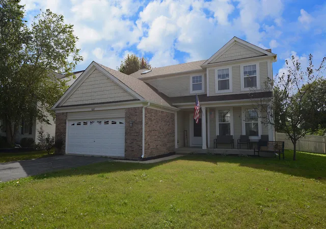 Photo 2 of Single family home for sale at 688 Stewart Ave, North Aurora, IL 60542 | MLS# 12771006 | Listing updated on 2026-10-05