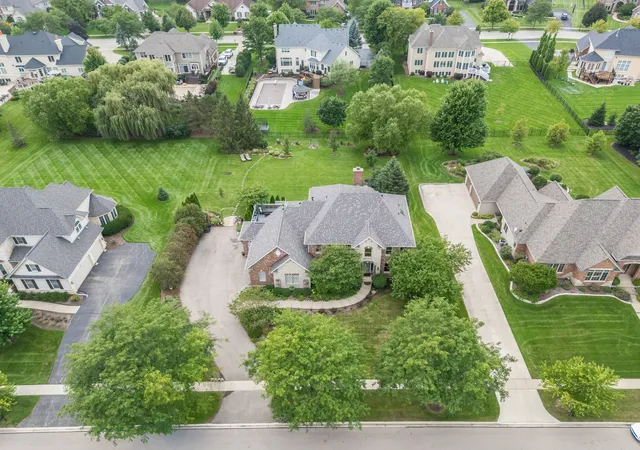 Photo 2 of Single family home for sale at 4135 River Ridge Dr, St. Charles, IL 60175 | MLS# 12771007 | Listing updated on 2026-10-04