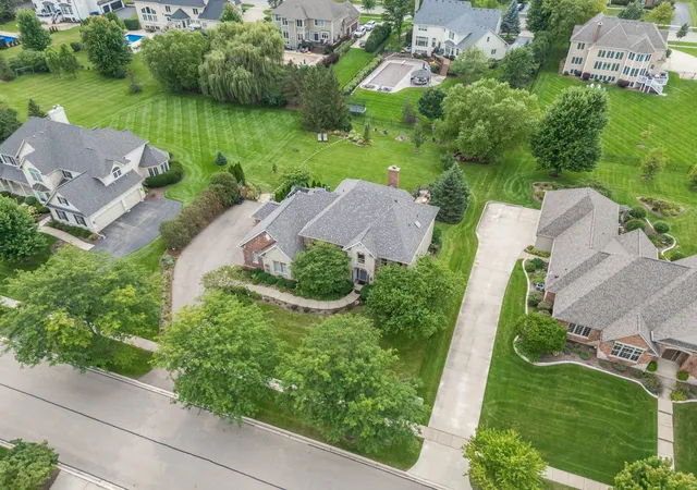 Photo 3 of Single family home for sale at 4135 River Ridge Dr, St. Charles, IL 60175 | MLS# 12771007 | Listing updated on 2026-10-04