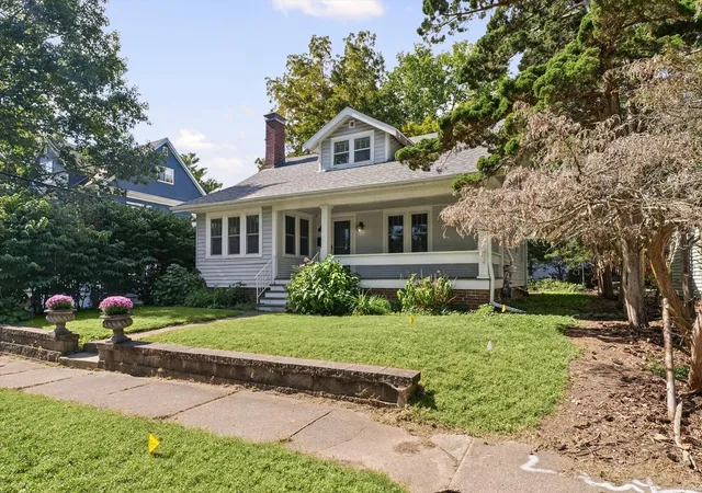 Photo 3 of Single family home for sale at 403 S New St, Champaign, IL 61820 | MLS# 12771008 | Listing updated on 2026-10-06
