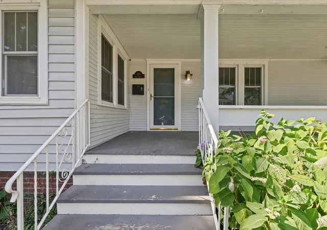 Photo 3 of Single family home for sale at 403 S New St, Champaign, IL 61820 | MLS# 12771008 | Listing updated on 2026-10-06