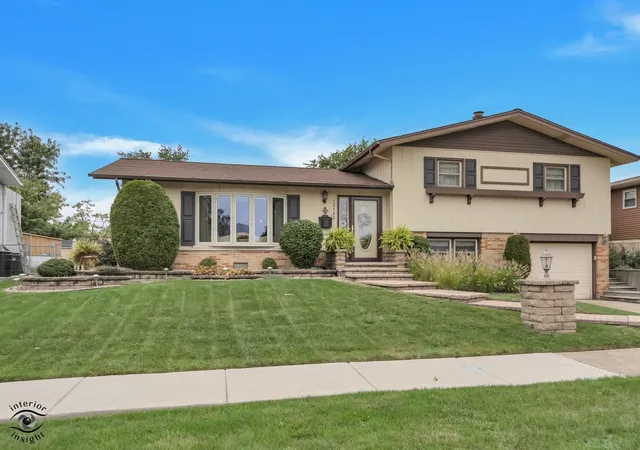 Single family home for sale at 15142 Colina Ave, Oak Forest, IL 60452 | MLS# 12771011