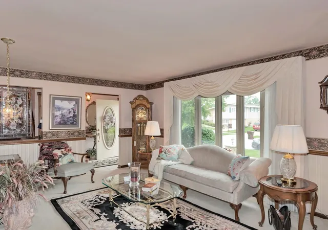 Photo 3 of Single family home for sale at 15142 Colina Ave, Oak Forest, IL 60452 | MLS# 12771011 | Listing updated on 2026-10-05