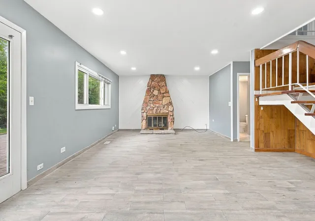 Photo 4 of Single family home for sale at 1650 Beverly Ct, Hanover Park, IL 60133 | MLS# 12771025 | Listing updated on 2026-10-05